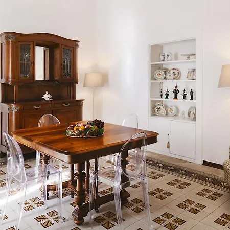 Agapanthus Apartment